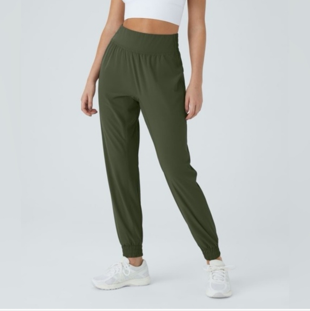 Halara Women's High Waisted Elastic Waistband Hiking Joggers
